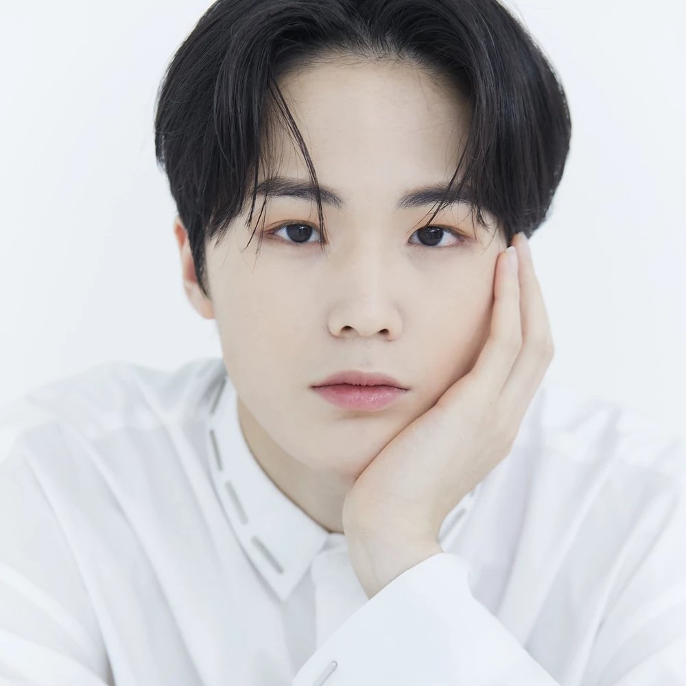 astropopbase's tweet image. Park Jeonggeun, ROCKY’s younger brother, is now officially the first trainee under Wonijin Entertainment.