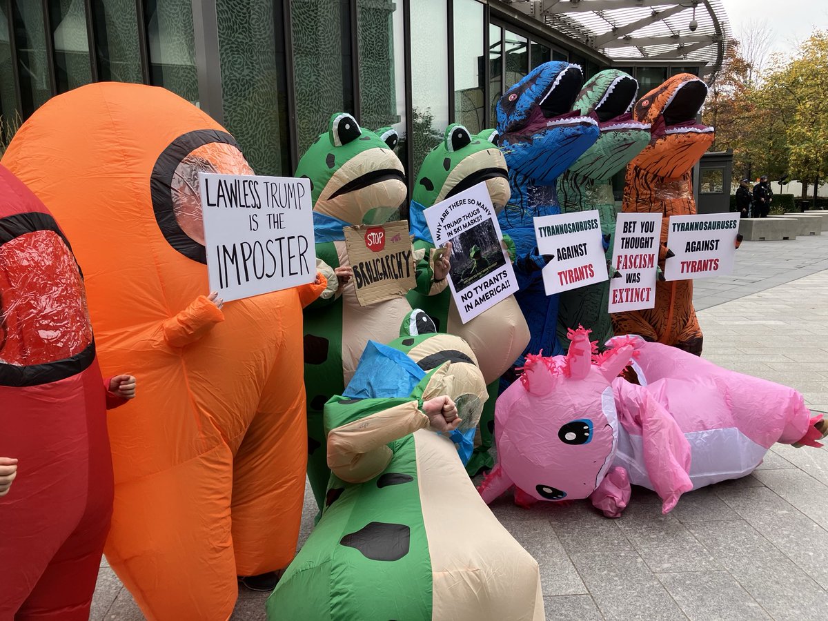 The frogs and dinosaurs of Portland and Chicago outside the U.S. embassy in London with a crowd of about 400 in the No Kings event. Elon will suppress this with the algorithm but do retweet if you support the marches about to kick off across the U.S.