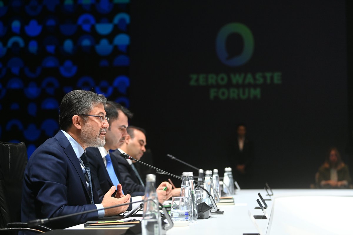 ♻️ Saygıdeğer <a href="/EmineErdogan/">Emine Erdoğan</a> Hanımefendi’nin öncülüğünde gerçekleşen Uluslararası Sıfır Atık Forumu, çevre diplomasisinde yeni bir dönüm noktası oldu.

🌱 63 ülkenin temsilcileriyle, sürdürülebilir kalkınma hedefleri doğrultusunda daha yaşanabilir bir dünya için güç birliği mesajı