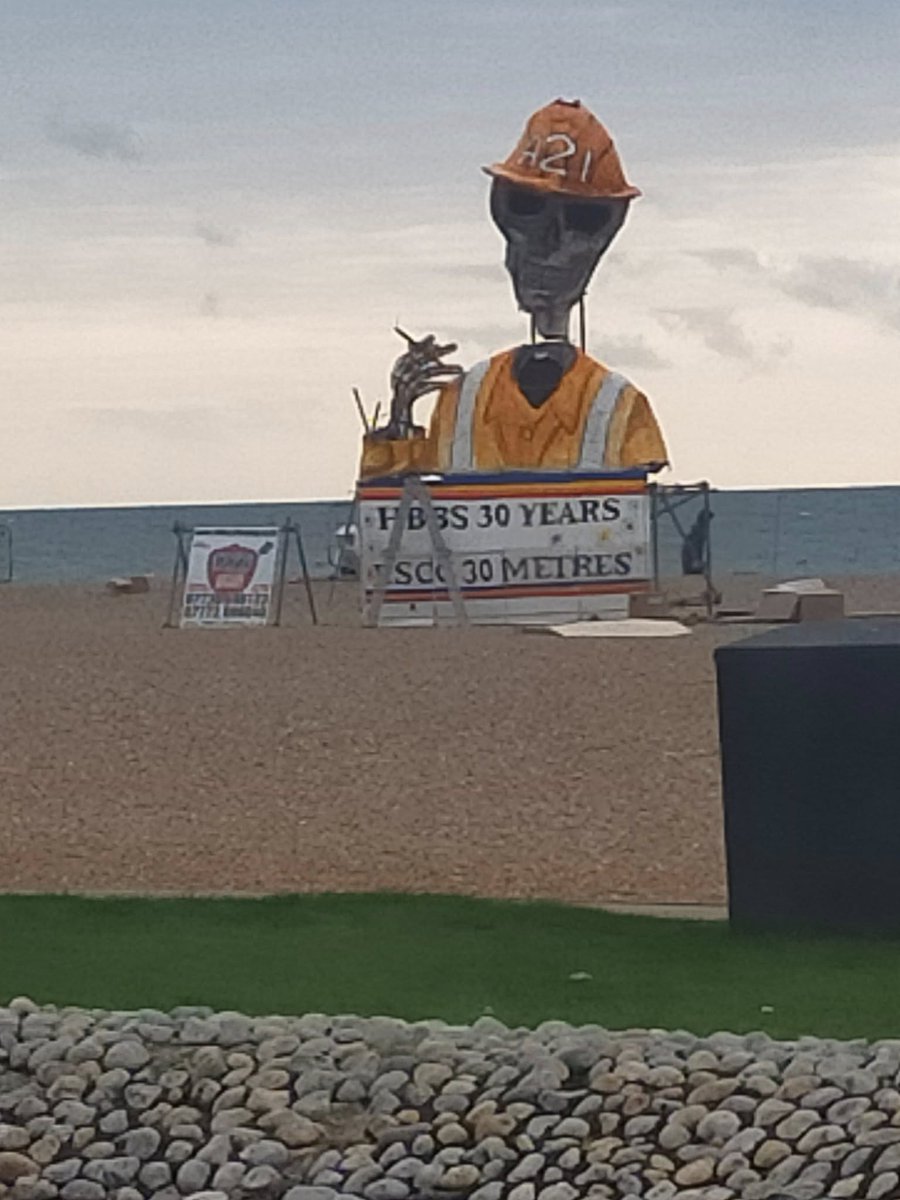 SussexIncidents's tweet image. Hastings Borough Bonfire Society: This year’s effigy? The A21 roadworks at Junction Road. 🔥 Might be a bonfire tonight… but of course, they’re closing it again! #Hastings #BonfireNight #RoadworksHumour 

@SussexTW