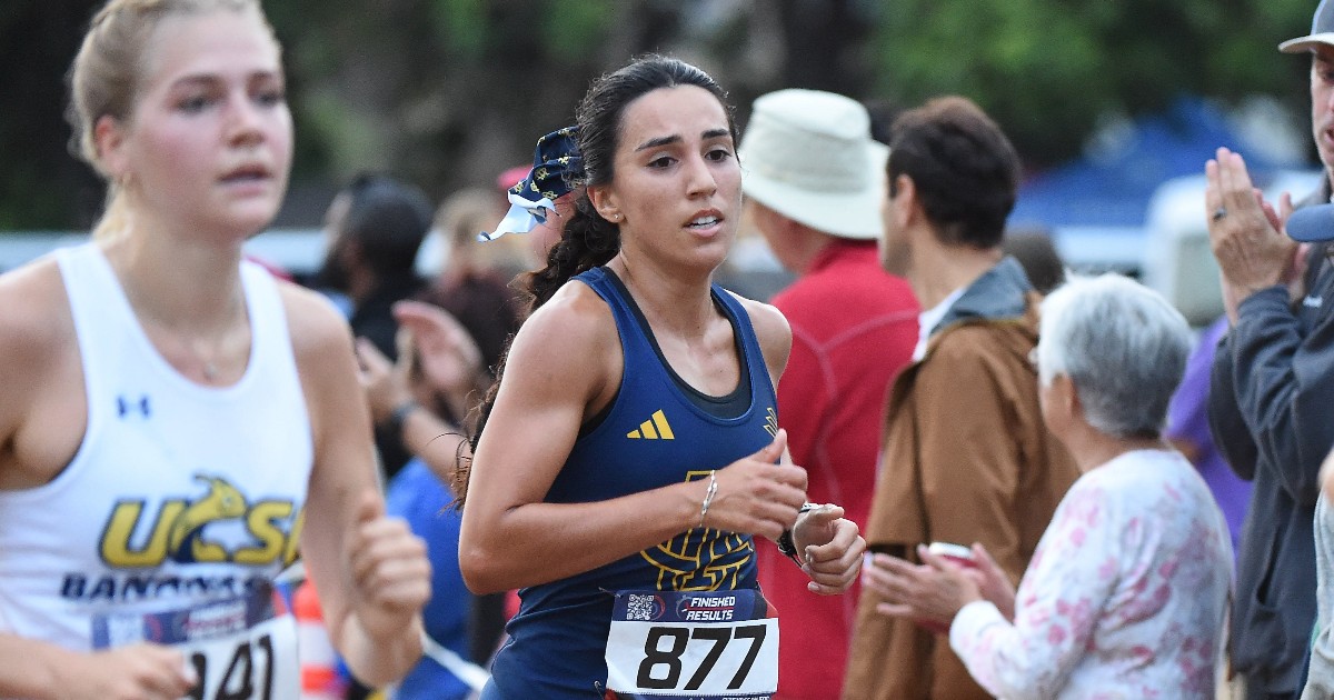 UCIcctf's tweet image. Nicole Contreras led six &apos;Eaters at the Highlander Invitational with a 6K personal-record 20:53.2!

📰 bit.ly/4qwCMSK

#TogetherWeZot | #RipEm