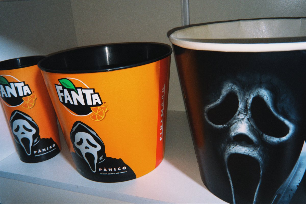 nevewes's tweet image. é tão bom ser fã de terror