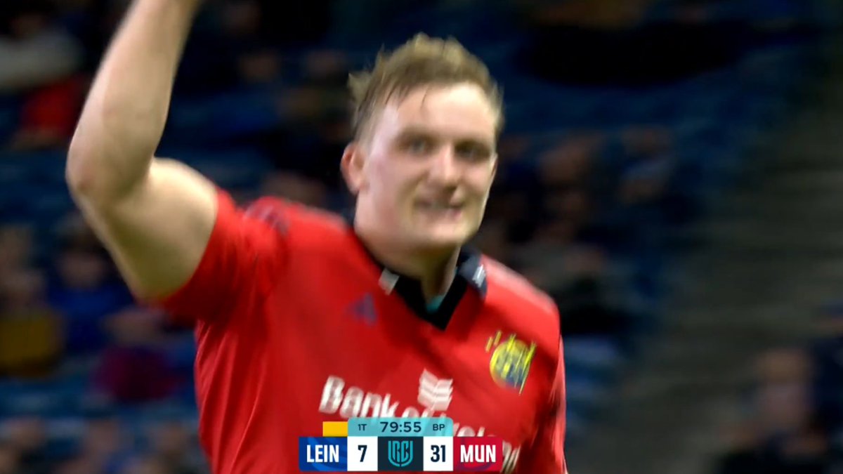 Gavin Coombes fist-pumping as he heads off to the sin bin. 😂 #LEIvMUN