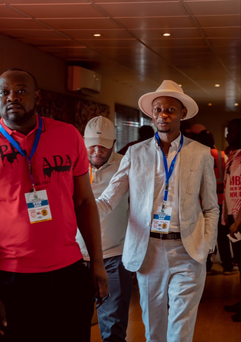 Michael Tshibwid tweet media