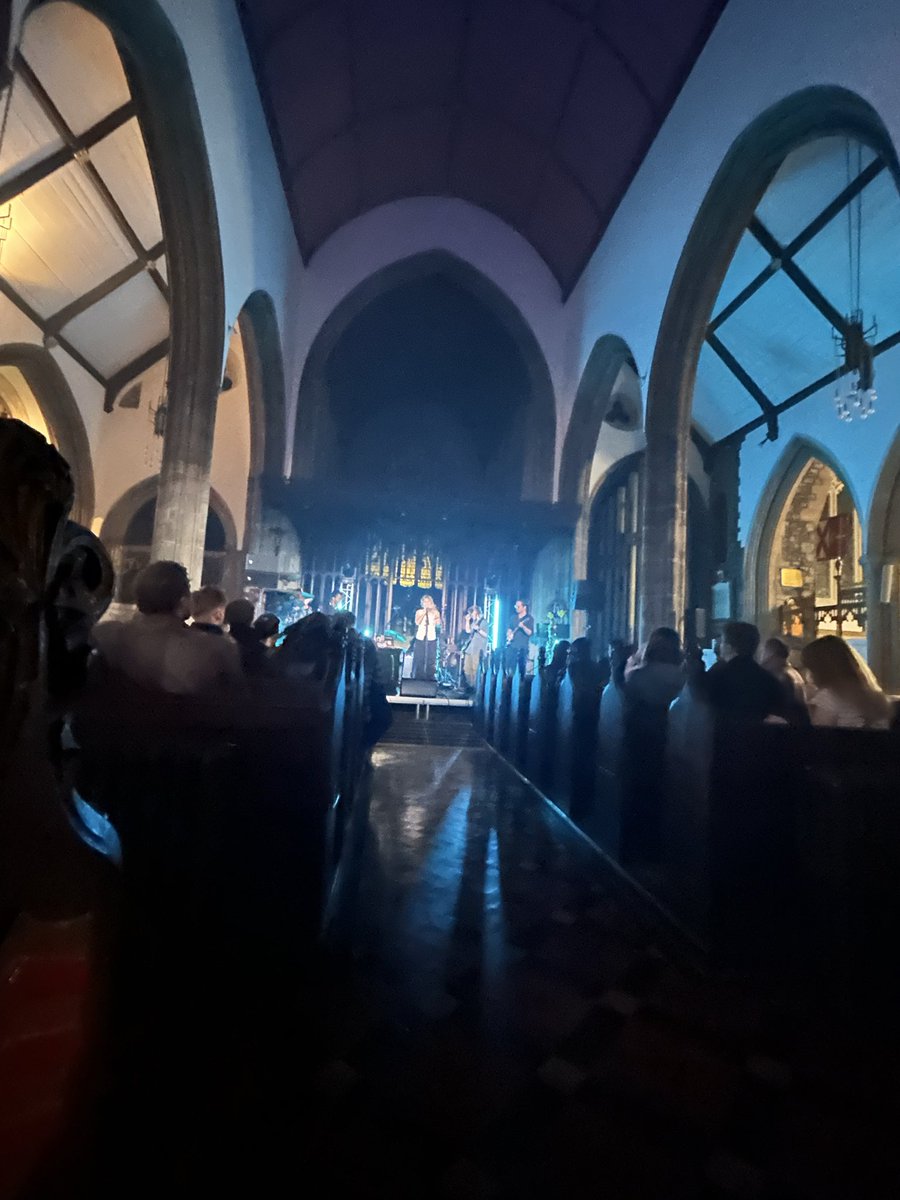 Gavinallen's tweet photo. @ClwbIforBach @SwnFestival @SpeedyWunder The addition of St John’s Church to the venues for @SwnFestival this year is a master stroke. Stunning venue. 

Jesus didn’t strike me down for drinking cider here last night, so I’m back for a large Malbec from Motel Nights while grooving on Tallulah, seren y soul-jazz rnb. https://t.co/FMCRCT2Z6r