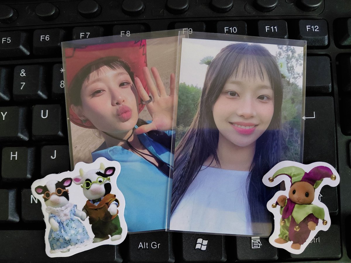 strawbcolect's tweet image. [🍓] feedback positivo para @haoshelf

os cards vieram em perfeito estado e bem embalados! a venda foi tranquila e a vendedora foi super simpática e educada 💜 recomendo a compra