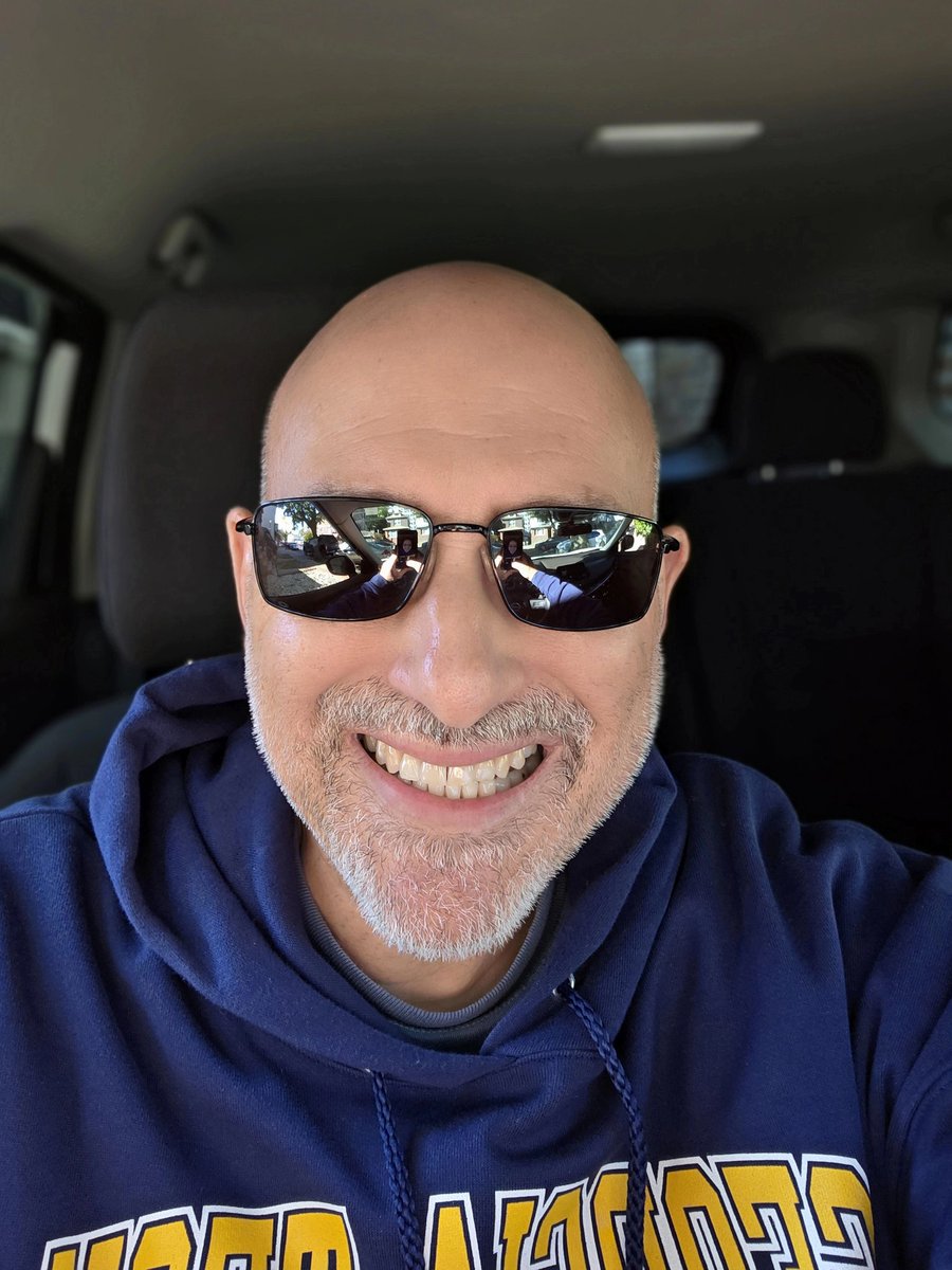 scotjs's tweet image. Saturday smile. Low key day. Car in for maintenance. Errands done. On the couch watching college football. Dinner out with friends later. How are you doing? What's making you smile today?