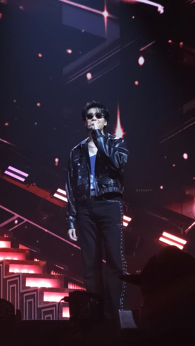 VanillaSkyWithU's tweet image. คอนเสิร์ตที่มีธนนท์คือ เจริญหู เจริญตา เจริญใจ หล่อตะโกนมากกกก🩶

#DA20thConcertxNONTTANONT_D1 #JulasHerbXDA20Concert 
#TheEndorphineEffect 
#NONTTANONT