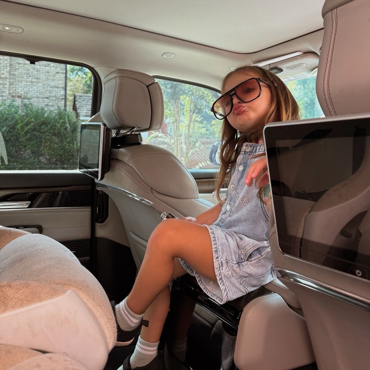 lenaluthcr's tweet photo. next stop: beach house! ❣️ https://t.co/qe6u8ZDb8k