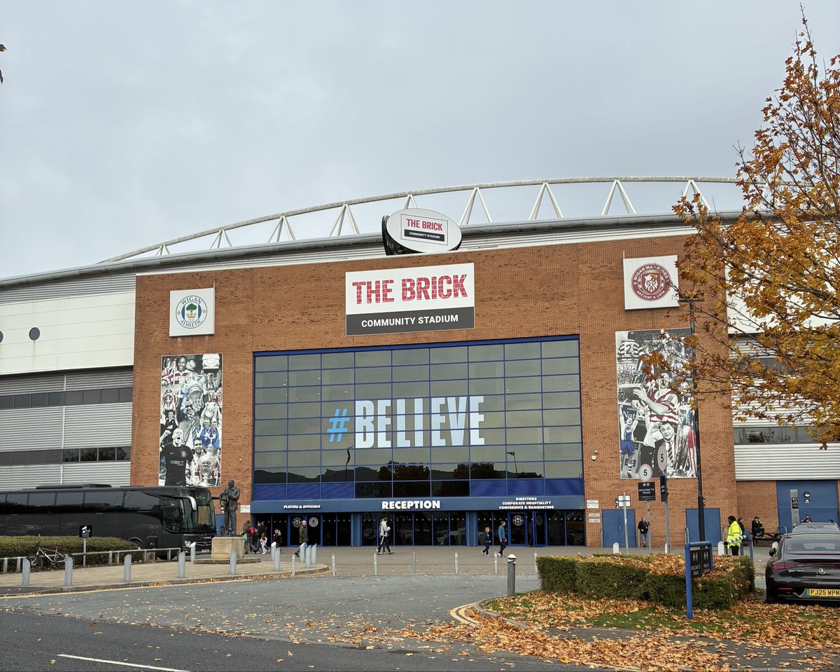 MerseyM1nute's tweet image. A great result for @LaticsOfficial as they beat @portvale at The Brick. 

This puts a stop to their poor form recently and hopefully they can keep it up away next week against @mansfieldtownfc 

Look how much it means to the gaffer!