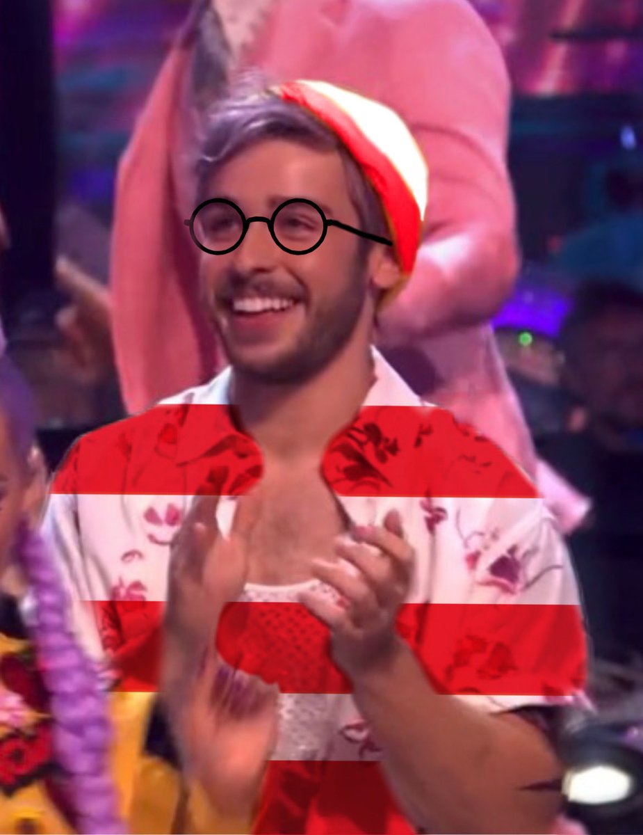 whimsyivers's tweet photo. wheres waldo…. #Strictly #StrictlyComeDancing https://t.co/zY5gzEapmY