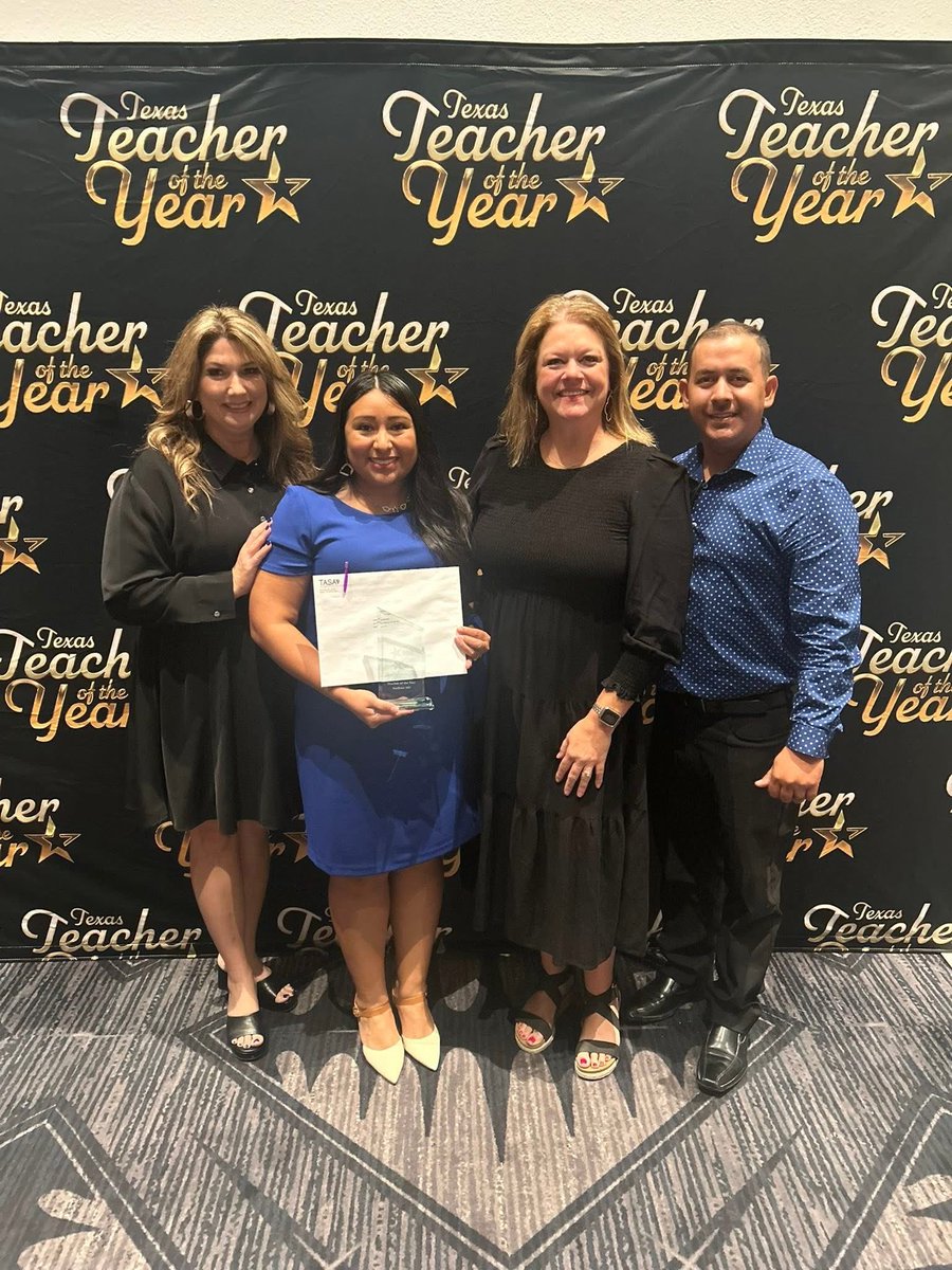 mrstraylor's tweet image. What a great time we had celebrating our Region 15 Secondary Teacher of the Year, Jazmin Hernandez! #TASA #TASSP @Region15ESC #teacheroftheyear