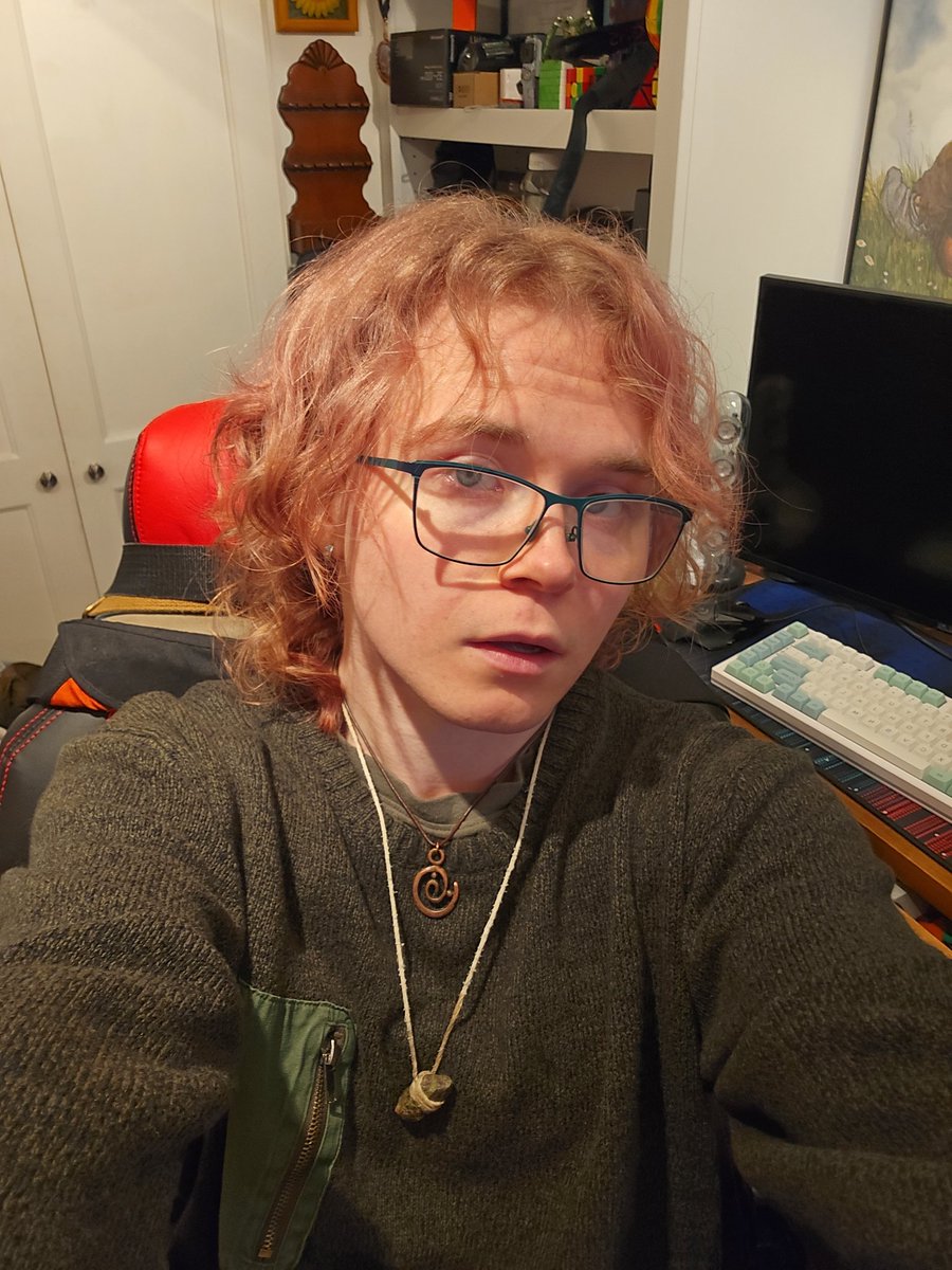 _marsdust's tweet image. girl who just showered