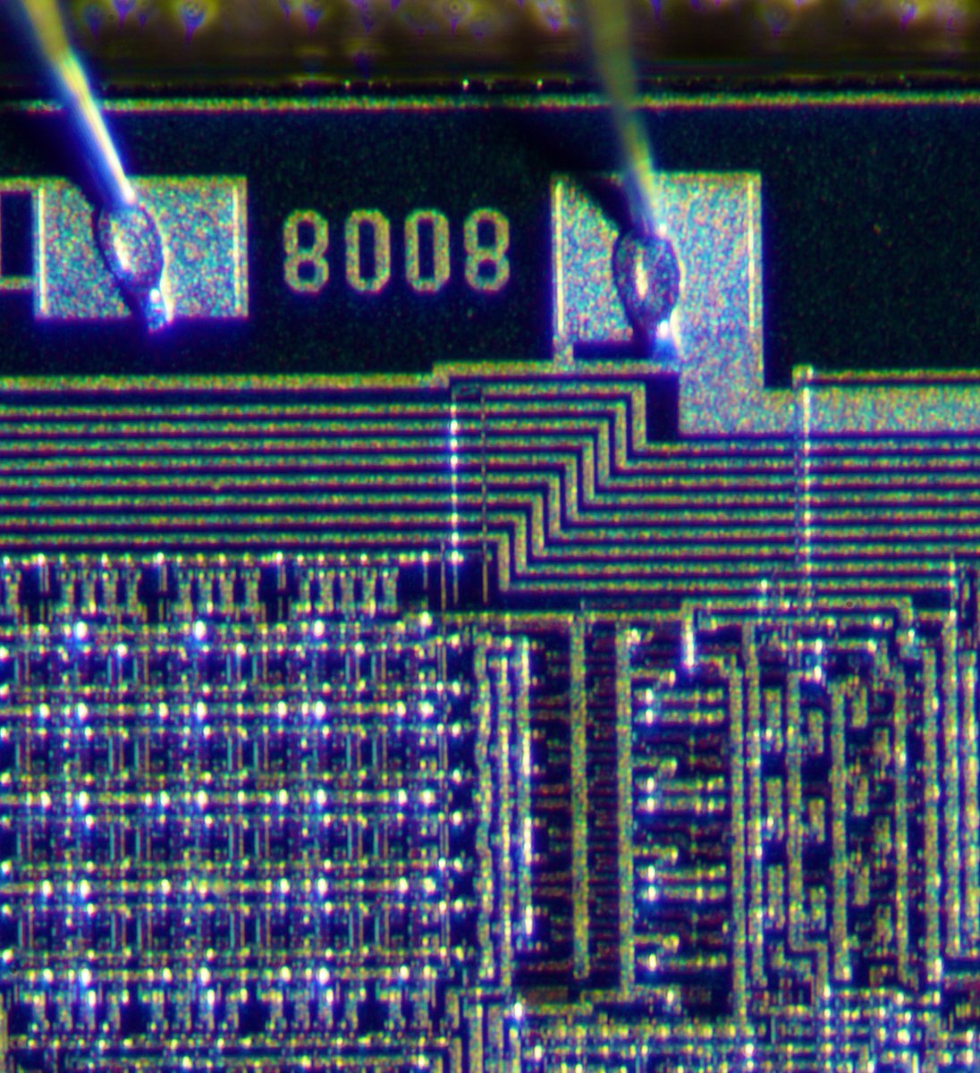 duke_cpu's tweet image. The #Intel i8008!
Designed in 1971, launched in April 1972.
The design team was (almost) the same as for the i4004. Next to F. Faggin, T. Hoff, S. Mazor, a new member joined: Hal Feeney. His initials (HF) are eternally perpetuated onto the die!
(5/n)