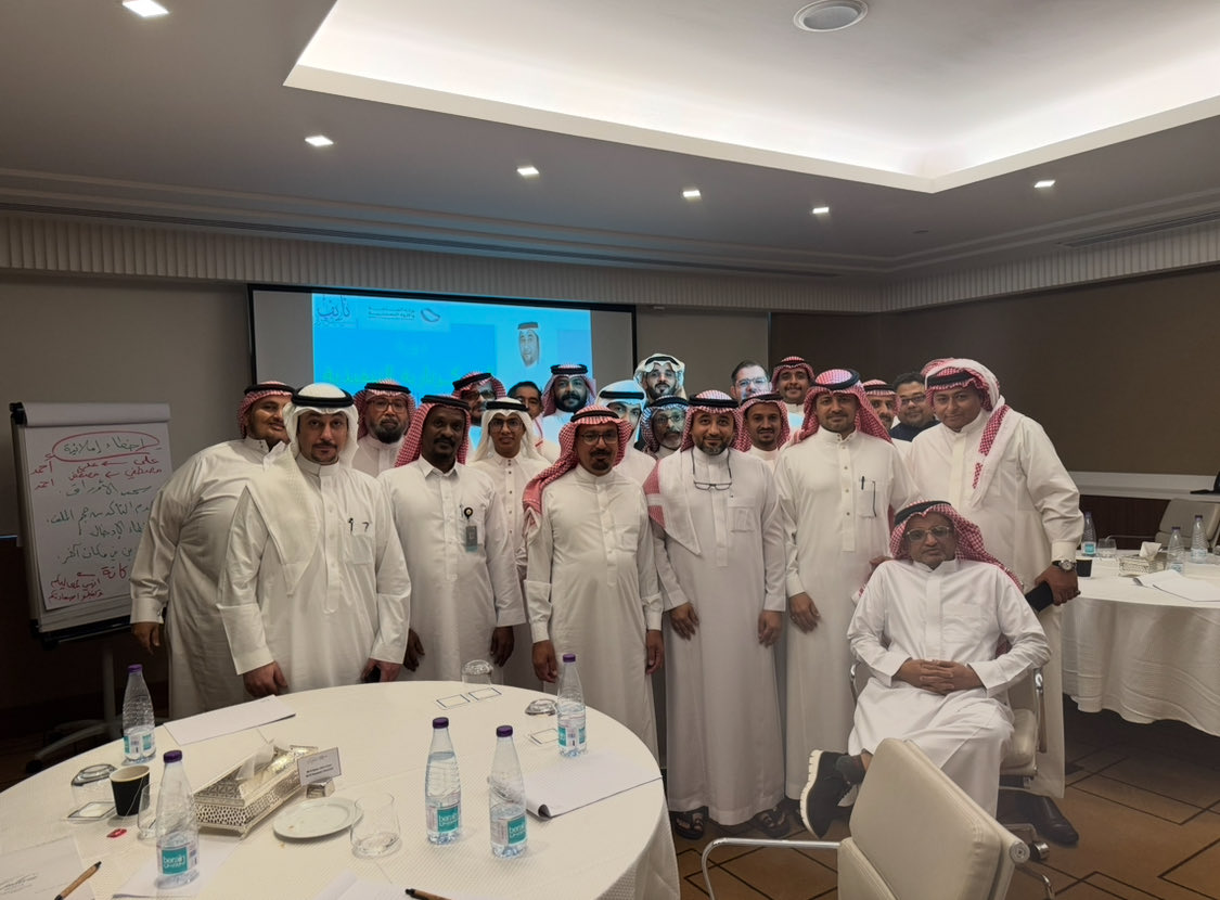 سعدت بتقديم البرنامج التدريي بعنوان
"السكرتارية وكتابة الخطابات الإدارية"
لمنسوبي وزارة الصناعة والثروة المعدنية.
أشكر القائمين على التنسق والتنظيم بإدارة
التدريب والتطوير
بالوزارة، وأشكر الحضور على التفاعل الرائع والمشاركات ، والتي
ساهمت بشكل فعال في انجاح البرنامج .