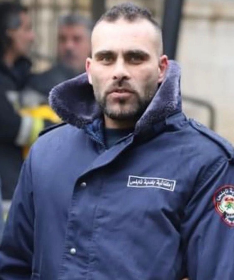 <a href="/IsraelinSpain/">Israel en España 🇮🇱</a> la pasada noche del 15 al 16/OCT fuerzas de ocupación sacaron de su lugar de trabajo a todos los bomberos de Nablús. Maniatados y ojos vendados.
Sultán Al-Ashqar hoy, sigue detenido.
Libertad inmediata, basta de abusos a civiles!
