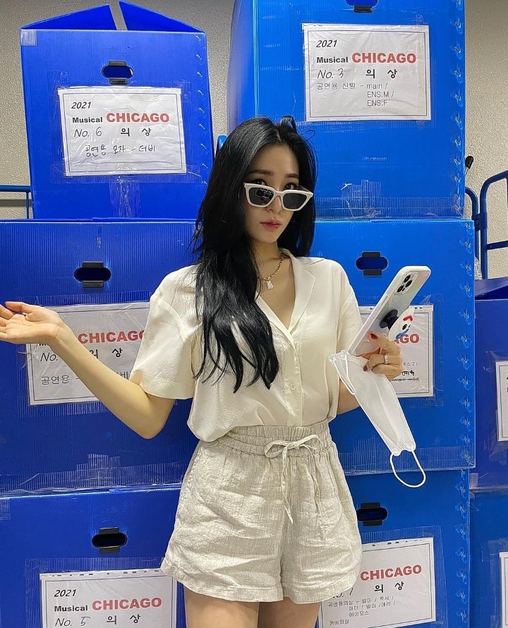 Just casually stealing the spotlight.

#TIFFANY #티파니 #SNSD #girlsgeneration #Soshi #GG #소녀시대 #GG4EVA