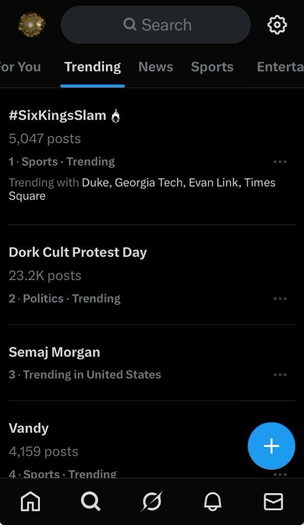 flash_man5's tweet image. On the left is 2 hours ago, on the right is now. They are scared and suppressing the protest posts. This is why #NoKings matters, be loud, be safe