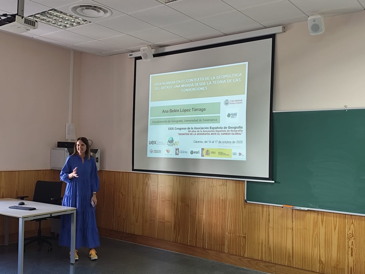 tarraga_ana's tweet image. Un congreso más de @AGE_Oficial aprendiendo, compartiendo y sumando más momentos a esta vida académica. Comunicaciones sobre #Groenlandia, #innovacióndocente con @_martapc y #LourdesMoro y reunión del @gge_age 
En @infouex (#Cáceres)📍Bravo por la organización @Geografia_UEX 👏🏻