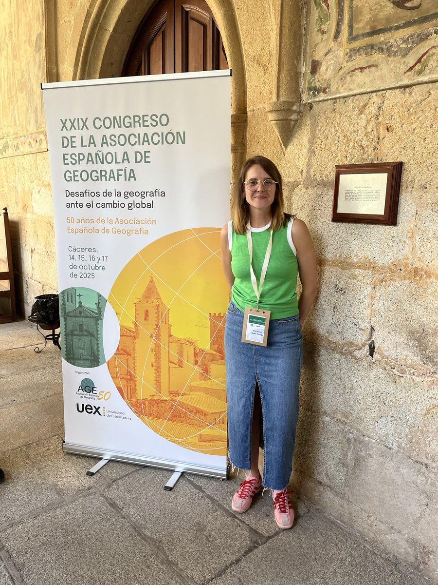 tarraga_ana's tweet image. Un congreso más de @AGE_Oficial aprendiendo, compartiendo y sumando más momentos a esta vida académica. Comunicaciones sobre #Groenlandia, #innovacióndocente con @_martapc y #LourdesMoro y reunión del @gge_age 
En @infouex (#Cáceres)📍Bravo por la organización @Geografia_UEX 👏🏻