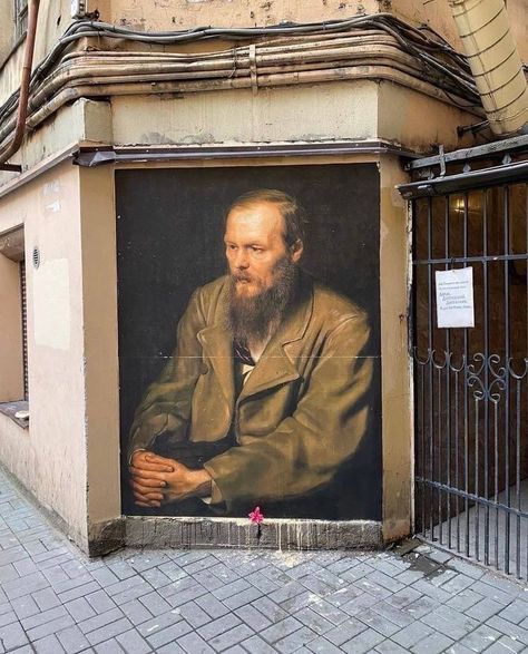 _جدارية دوستويفسكي من إحدى أزقة بترسبورغ