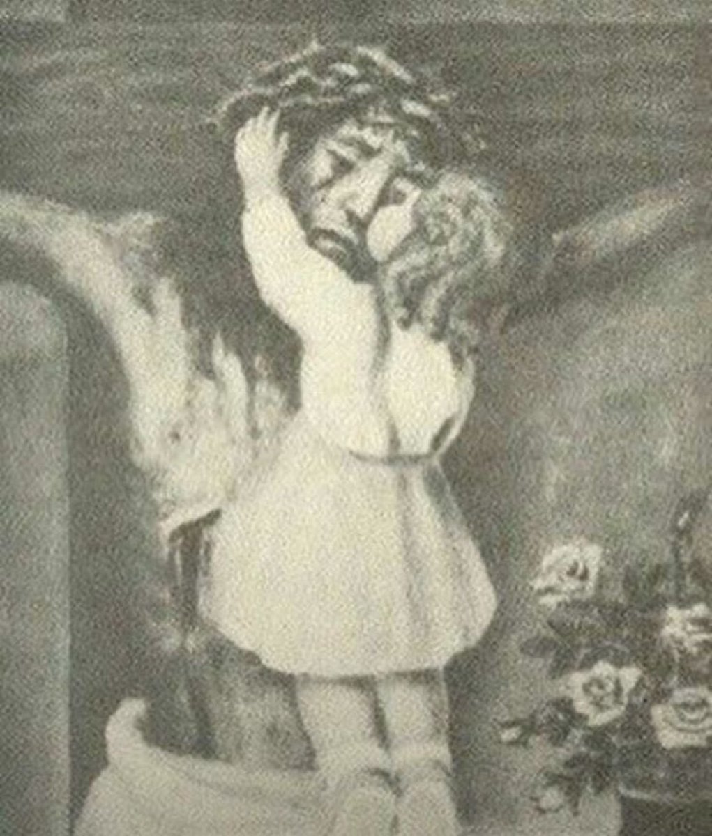 Hay personas que están rezando por ti, sin que lo sepas. 

Y son esas las oraciones que te mantienen de pie, las que te cuidan. Las que te demuestran cuánto amor y cuidado tiene Dios por ti.
