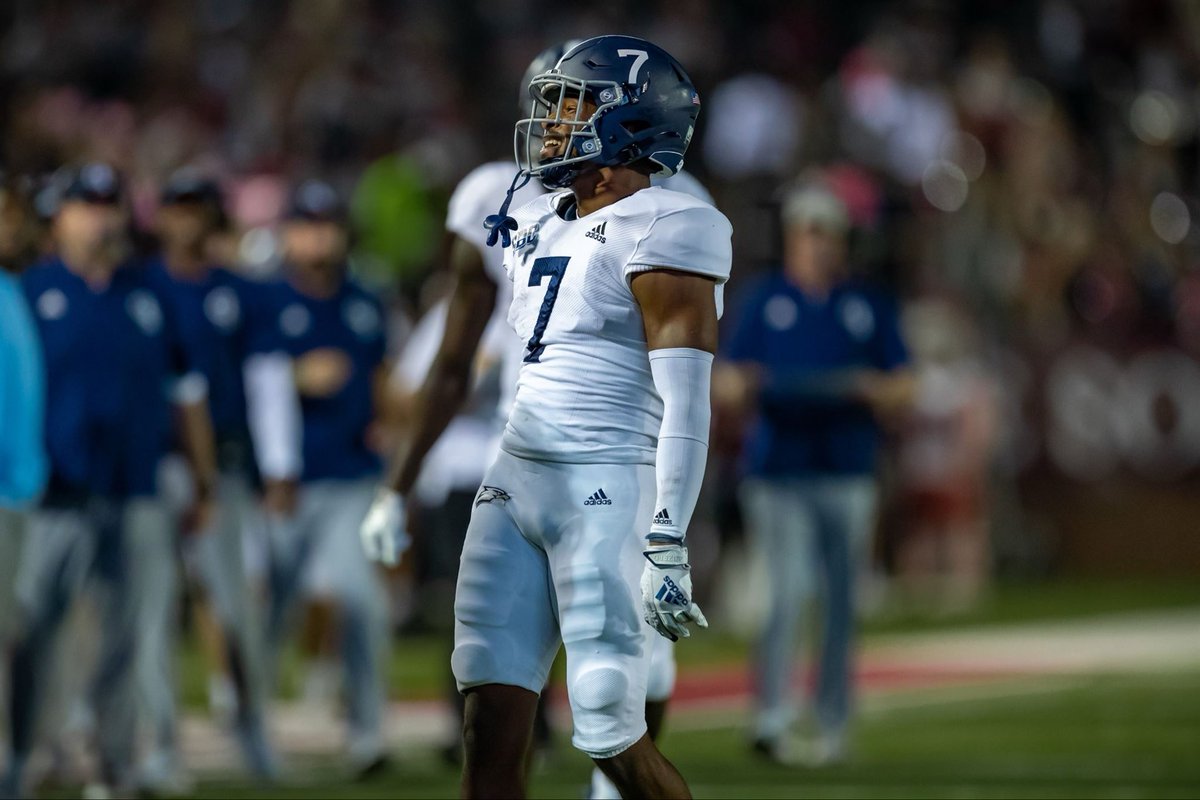 I will be in Statesboro today!! Thank you <a href="/GSAthletics_FB/">Georgia Southern Football</a> for the invite, I look forward to a great game.
<a href="/GSCoachHelton/">Clay Helton</a> <a href="/CoachWillis_/">Damion Willis</a> <a href="/BJJohnson__/">BJ Johnson</a> <a href="/CoachTaylorReed/">Taylor Reed</a> <a href="/UHALLTHEBALL/">Ulysses D. Hall</a> <a href="/HeritageAD5/">Heritage High School Athletics (Conyers)</a> <a href="/QuincyLCarter/">QUINCY CARTER</a>