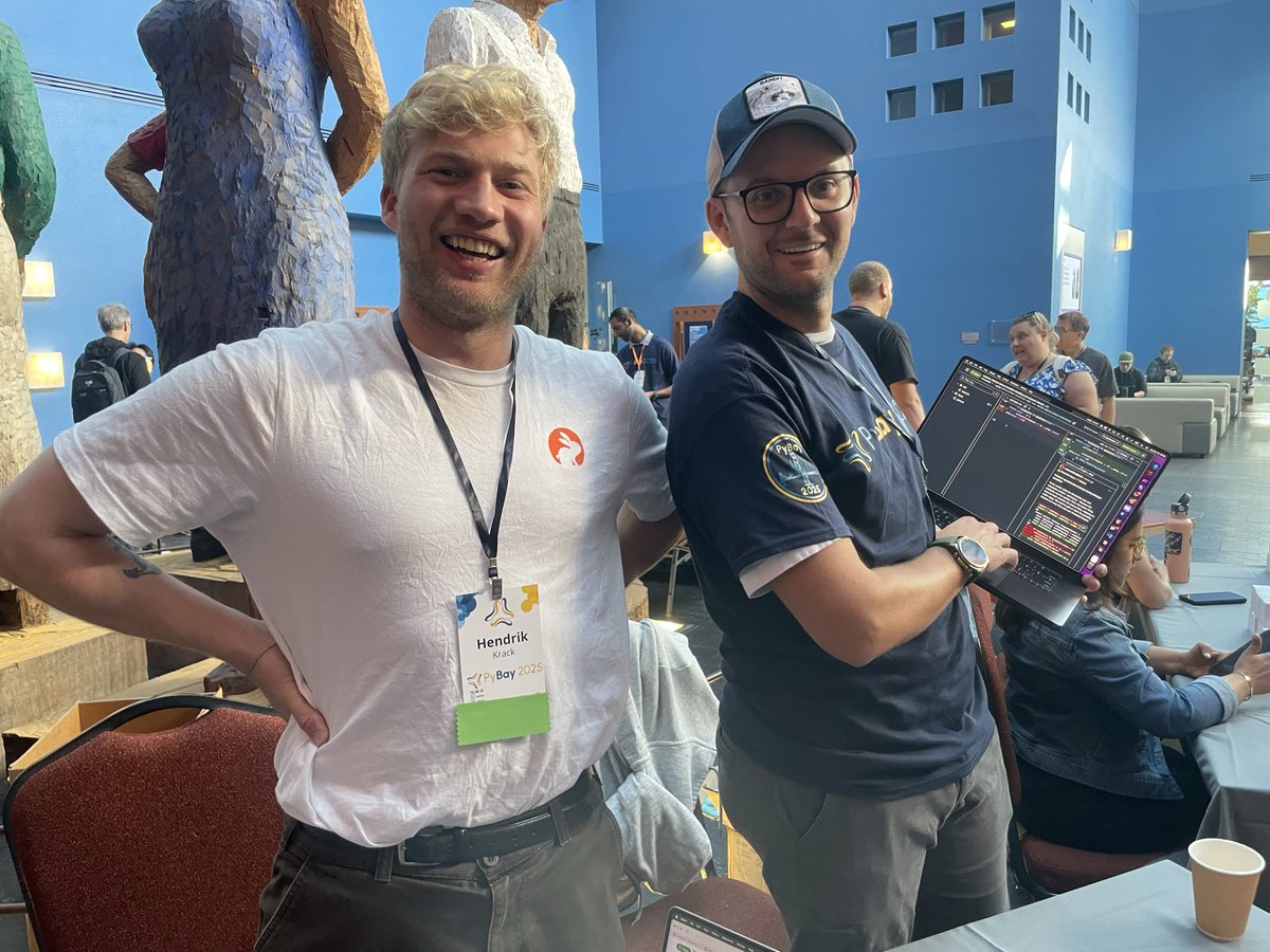HKrackDev's tweet image. @coderabbitai is at @py_bay today!!! 🐍
If you’re attending - come and say hi to @esthor and myself👋