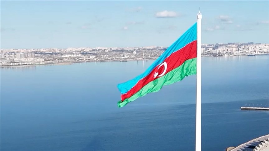 18 Ekim 1991’de, gardaş Azerbaycan, 34 sene önce bugün özgürlüğüne yeniden kavuştu. Var ol Can Azerbaycan. 🇦🇿🇹🇷