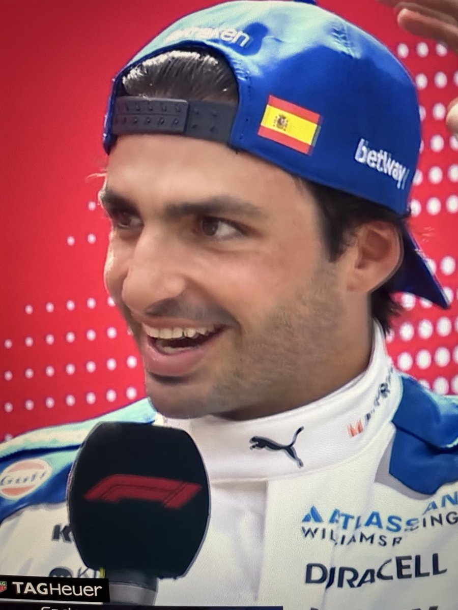 CS55arch's tweet photo. he is so happy and i’m so proud of him 🥹💙 https://t.co/XQvNPaA6uH