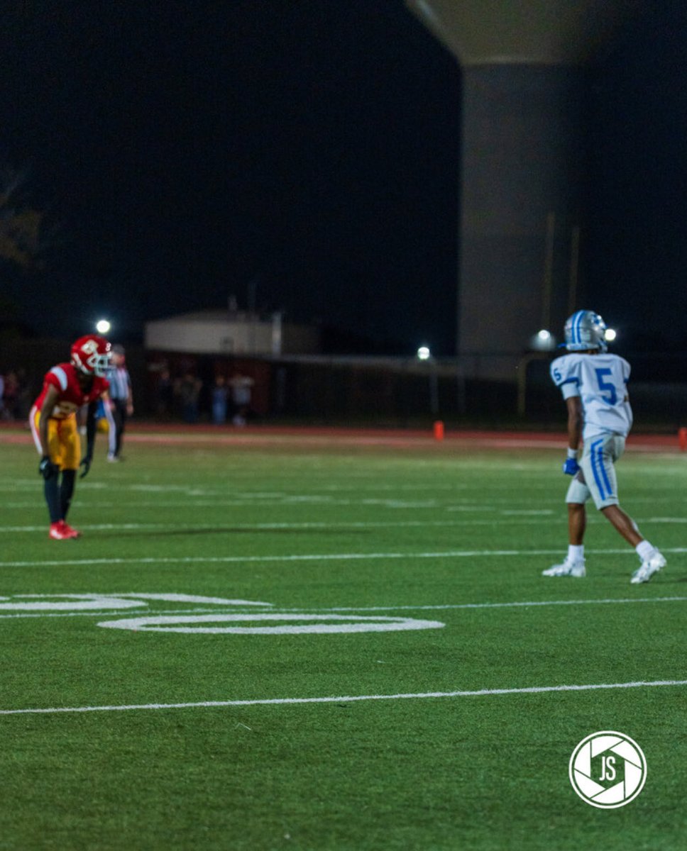 Jeremiahmcwilli's tweet photo. good win Vs fort bend willowridge !
1 INT
1 PBU
2 tackles 
as a starting freshman on varsity 
@DeionSanders 
@UHouston 
@Casey_Smithson 
@CoachDBaker81 @CoachHolton_ https://t.co/9kJHlMsbbr