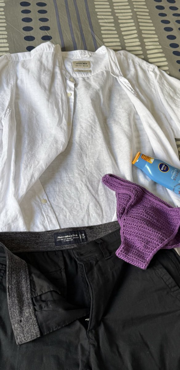 Vamos a la playa 🏝️ que toca asolear las carnes 🐖