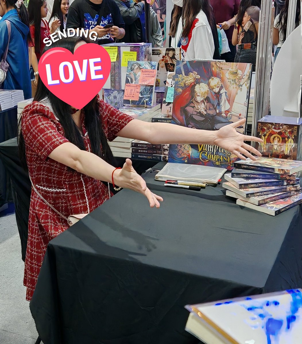 เติบโต​มาด้วยกันตั้งแต่นิยายเรื่องแรก ใจหายตอนไม่มีนิยายใหม่ให้ตาม วันนี้ดีใจที่กลับมาได้เจอกัน 😭😭 
//จะ จะรีบหาเวลามาอ่านเล่มรีไรท์ 😂😂😂
 #แวมไพร์คอมปานี #vampirecompay