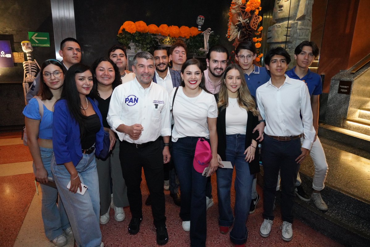 mauriciotabe's tweet image. Hoy demostramos que #EstamosUnidosMexicanos para defender a México de un gobierno de cuarta que solo le da más poder al poder.
Ya estamos en el punto de encuentro en el Frontón México y me da gusto ver a tantos mexicanos reunidos con una misma convicción: ser la @AccionNacional…