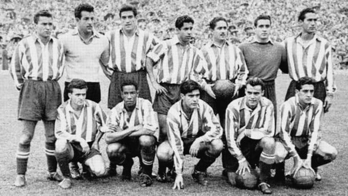 #TalDiaComoHoy hace 73 años (19.10.1952) el Atleti goléo 4-1 al Real Zaragoza con tantos a pares de Larbi Ben Barek y Adrián Escudero. El #11ATM lo formaron: Mencía, Montes, Tinte, Hernández, Galbis, Zamora, Mújica, Miguel, Ben Barek (⚽️⚽️), Escudero (⚽️⚽️), Agustín y Callejo.