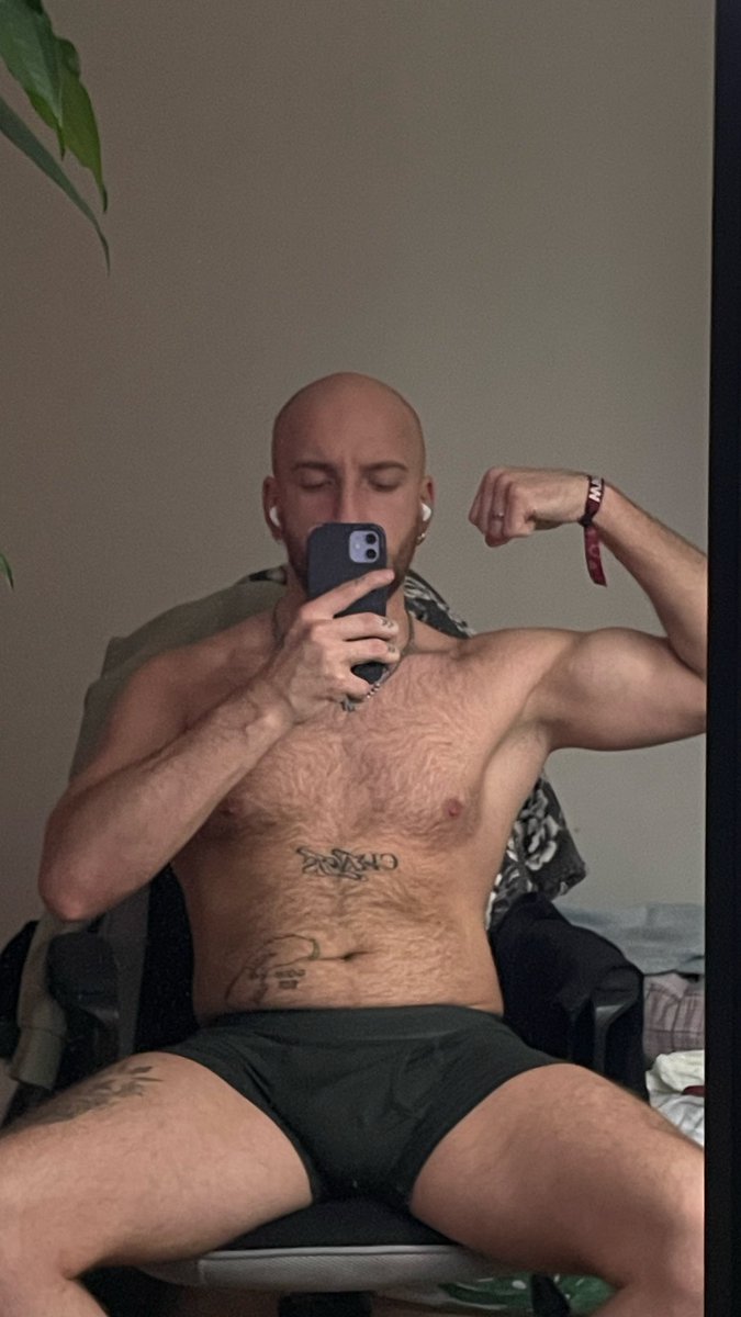 Chcesz zobaczyć więcej chodź…onlyfans.com/icecanddyy