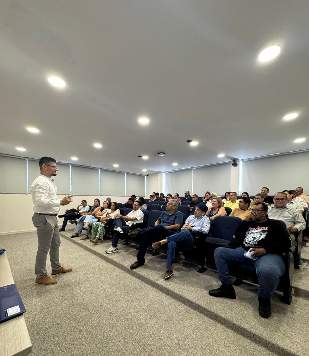 📚Capacitación en Inteligencia Artificial, para nuestros afiliados a Asonal Judicial en convenio con la Universidad Americana.

✊El sindicalismo en constante formación por el bienestar de la justicia y el país.🇨🇴