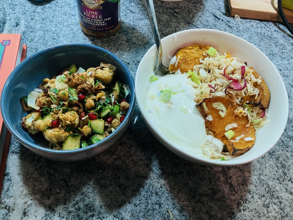 ehscho's tweet image. holistic chess improvement evening with v. d. sterren - kamsky (1994) - black to move and win - as well as some  cauliflower chaat &amp;amp; lime pickle rice with butternut squash and yoghurt #chesspunks