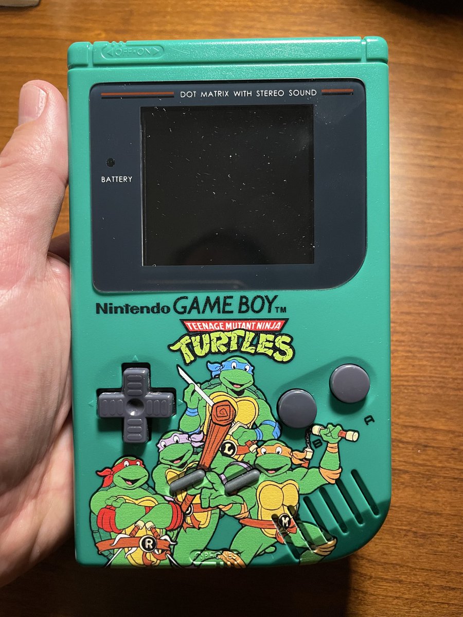 un_toxa's tweet image. Got this marvelous TMNT themed Game Boy from @gameboykingdom ! Looks absolutely stunning!
