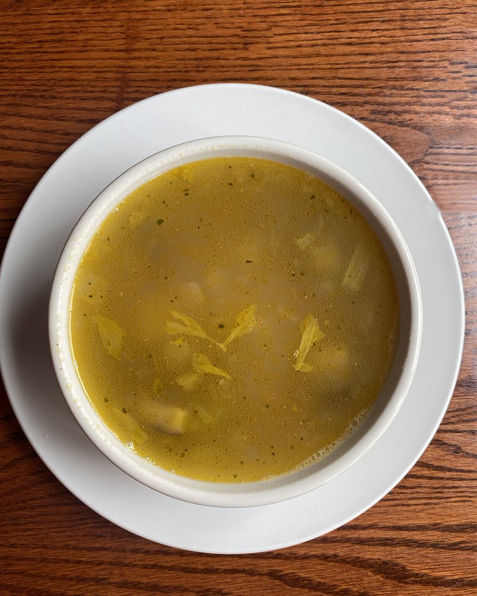 #WeekendSpecials: Pan-Seared Wild King Salmon, w/ sautéed shiitake mushrooms, zucchini, spinach &amp; cherry tomatoes; and Mushroom &amp; Veggie Soup, w/ shiitake mushrooms, potatoes, carrots and celery (contains chicken stock). Available after 4 p.m. while supplies last. 
#chicagobars