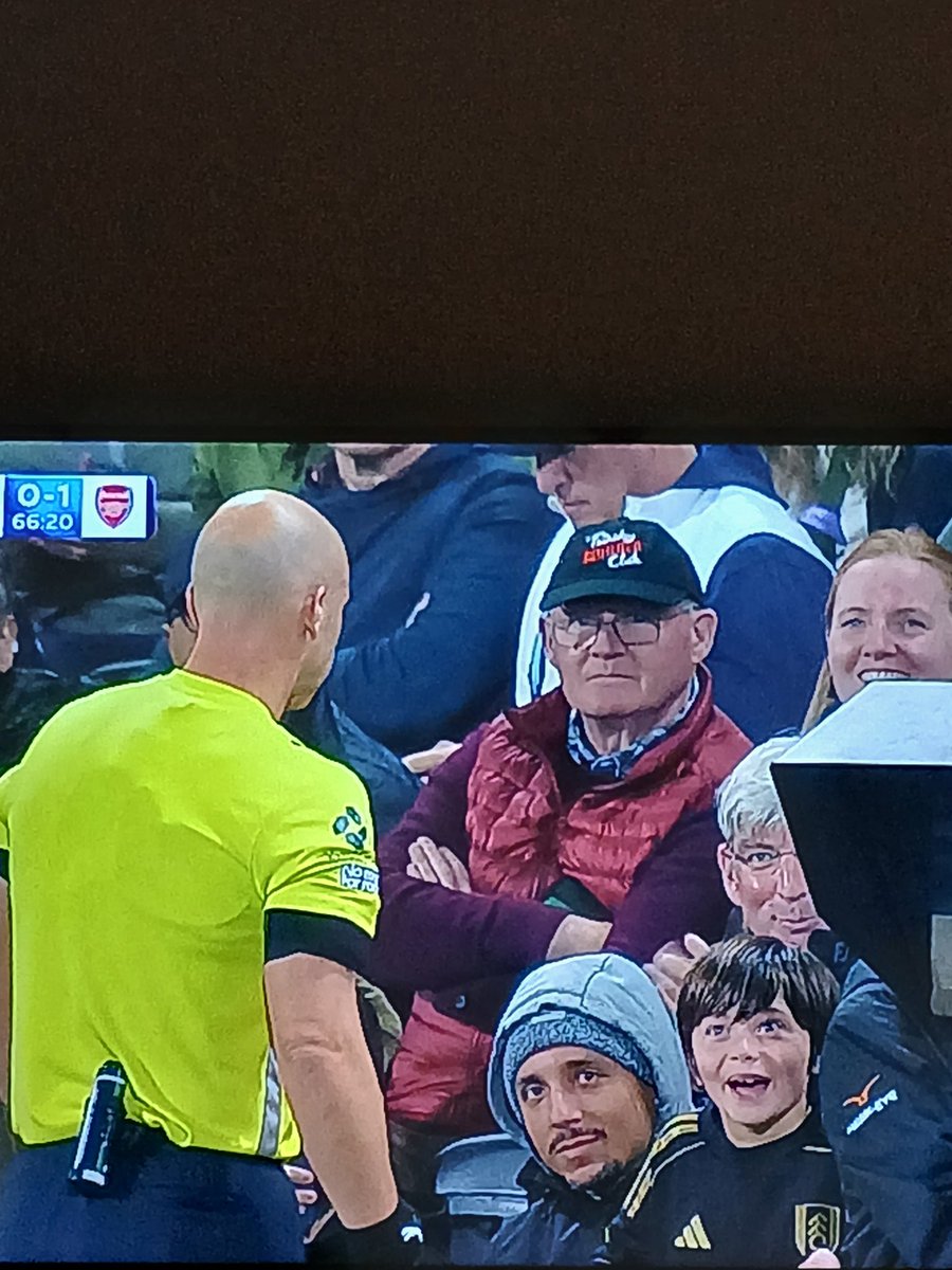 After review the Fulham player wins the ball but decision is penalty for the Fulham fan doing 6/7 behind the screen. <a href="/FA_PGMOL/">PGMO</a> <a href="/PGMOL_/">PGMOL</a> <a href="/paddypower/">Paddy Power</a>