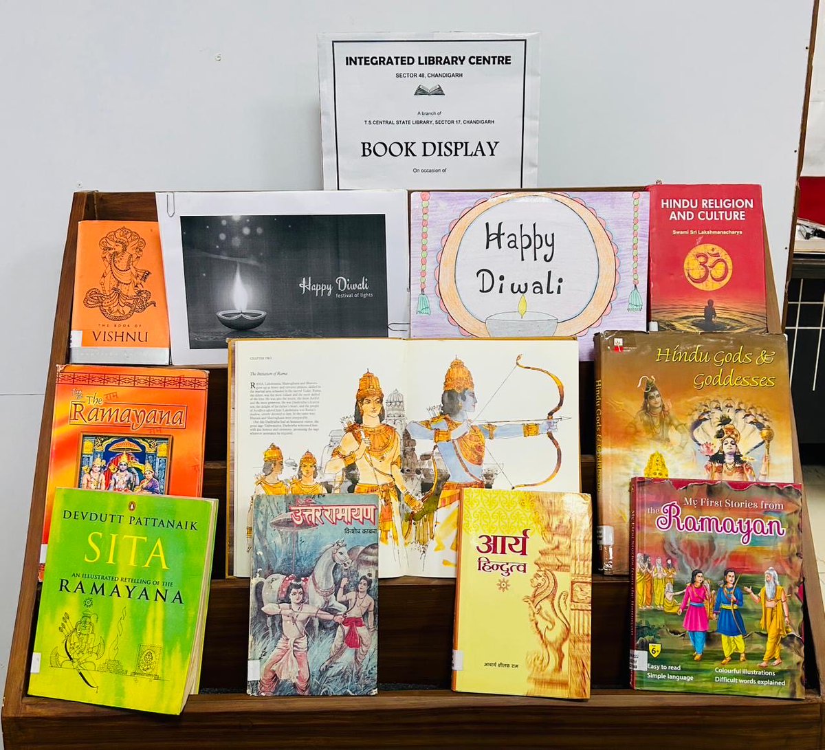 TSCSLibrary's tweet image. Book Display organised on the occasion of Diwali in the Library and branch libraries 🪔 🎊🎉 @RrrlfKolkata
