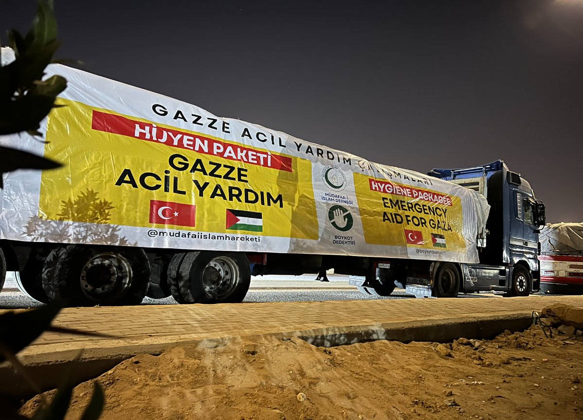 İSRAİL ATEŞKESİ İHLAL EDİYOR ⚠️

• Ateşkes anlaşmasına göre her gün
600 yardım tırının Gazze’ye giriş yapması hedeflenmişti.

6 Günde 3.600 Tır yerine sadede
173 Tır giriş yapabildi.

 #ProtectTheCeasefire 🇵🇸