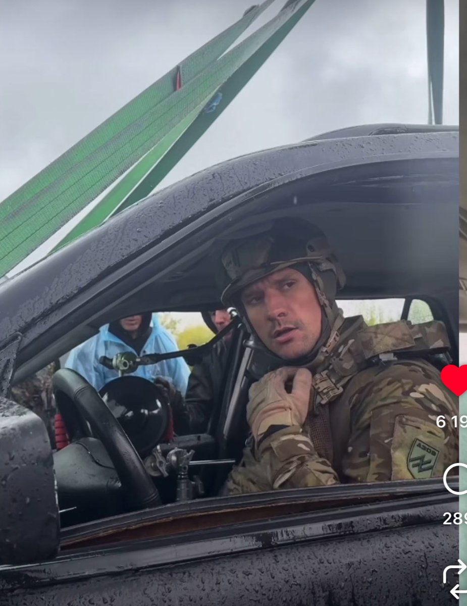 Нагадую, що цей ваш «холостяк» - це отой лох, який кентувався з Алхім та мав наглість почепити на себе шеврон Азову. 
Але більшість з вас гівноєди, тому удачі.