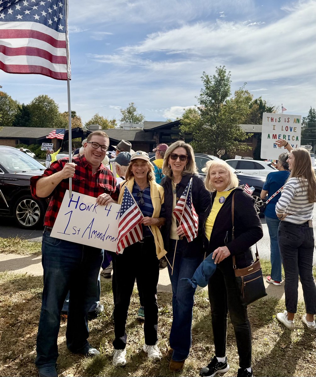 A great gathering in McLean of #NoKings peaceful friendly neighbors (about 1k lined the streets to honking cars)Here with my former RepubWomen’s Club Pres and local Supervisor ⁦<a href="/JimmyBiermanVA/">Jimmy Bierman for Dranesville District Supervisor</a>⁩ and friends ⁦<a href="/OfTheBraveUSA/">Home of the Brave</a>⁩
