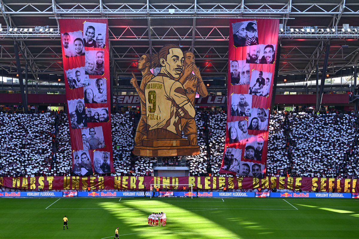 GGFN_'s tweet photo. RB Leipzig fans pay homage to Yussuf Poulsen on his return to the club after spending 12 years at Die Roten Bullen before joining HSV. https://t.co/l2A2DSlxZe