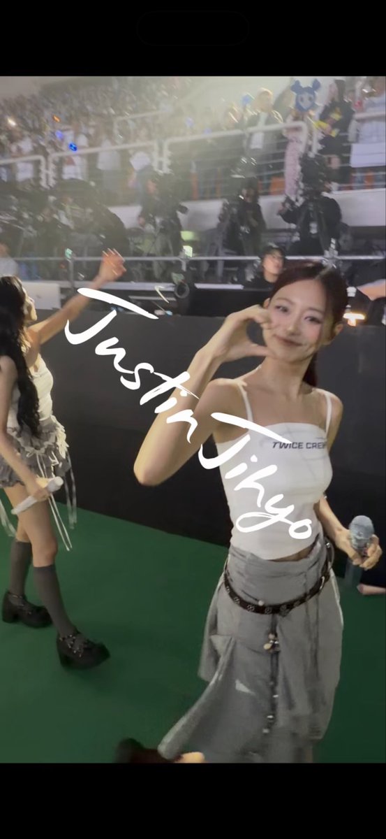 JustinJihyo's tweet photo. I GOT MOMO AND TZUYU INTERACTIONS TONIGHT!!!! BYE EVERYONE I’VE DONE ALL I NEEDED TO IN LIFE!!! https://t.co/pVMXtJ5EKK