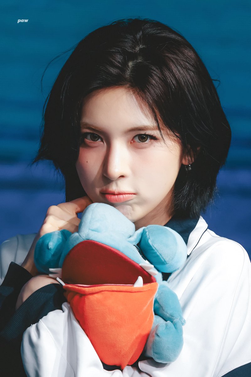 Paw_bae1228's tweet photo. 251018 오늘 하루도 수고했어

#NMIXX #엔믹스 #배이 #BAE https://t.co/agDUjiY56L
