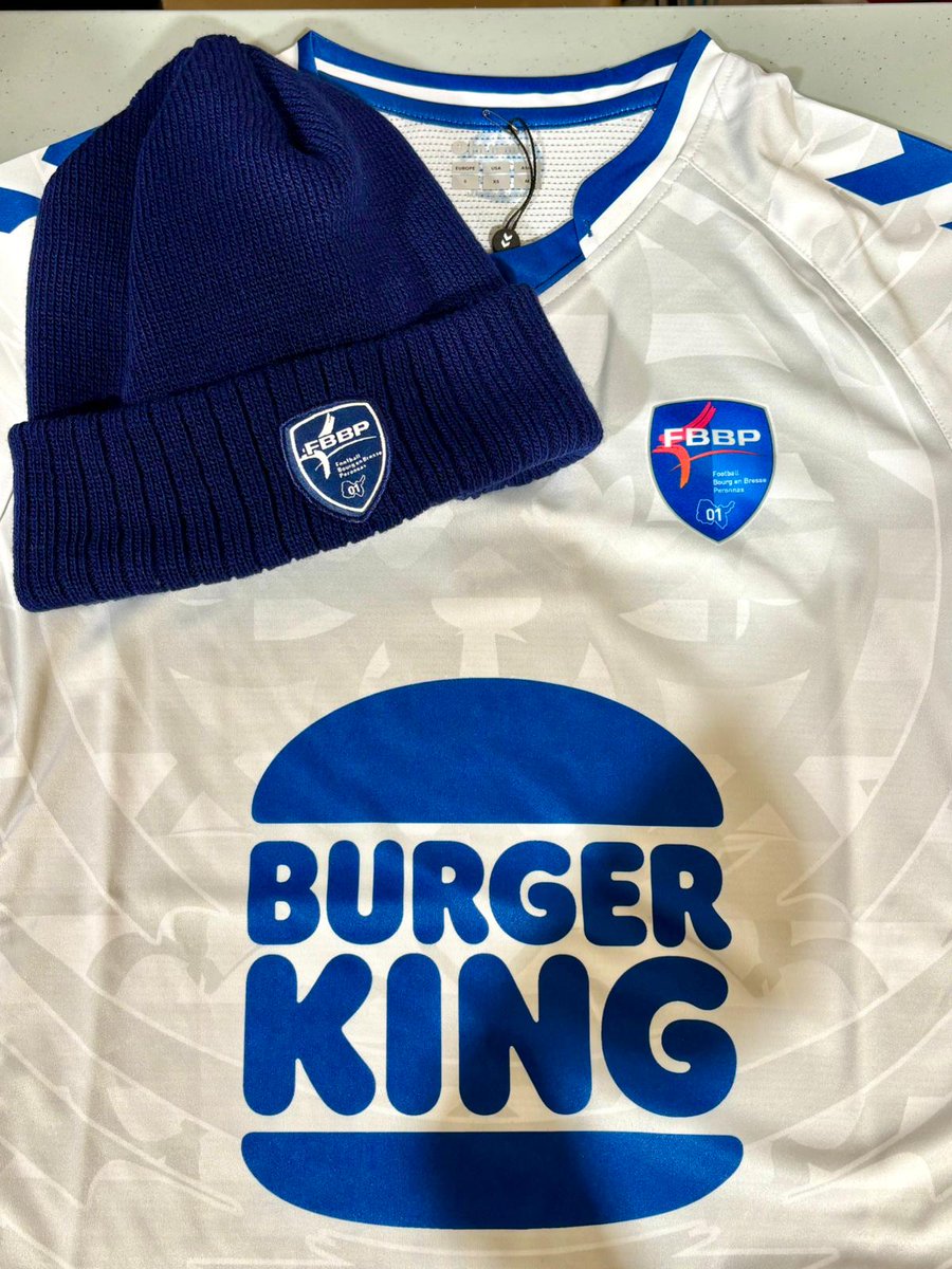 FBBP01Esport's tweet photo. Vous retrouverez aussi notre stand FBBP01 au #HashtagFestival !
Goodies, maillots, … vous y attendent 🥳
Les fans sont déjà là… à ton tour de venir attraper ton maillot ! ⚽
#FBBP01 #BourgEnBresse #Football https://t.co/S1M9otKyES