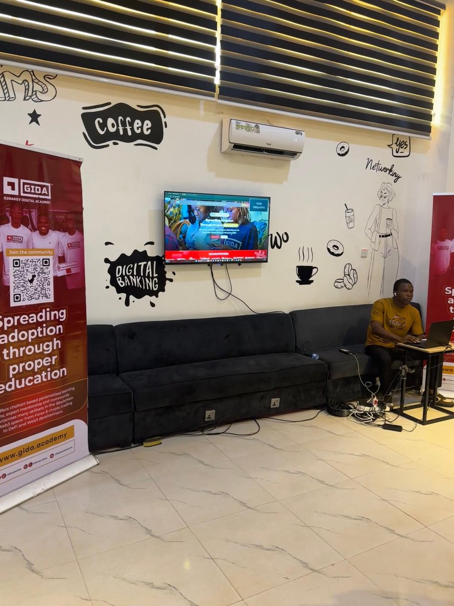 BlessedChi44063's tweet photo. First Web3 event I'm attending in Enugu. 

It's going really well here 😄

🚀🚀🚀 https://t.co/VGE8RMjpnT